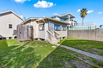 Building Photo - 2823 Avenue Q