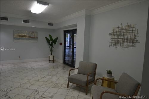 Foto del edificio - 2020 NE 135th St