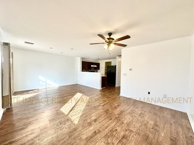 Foto del edificio - 5210 E Desert Straw Ln