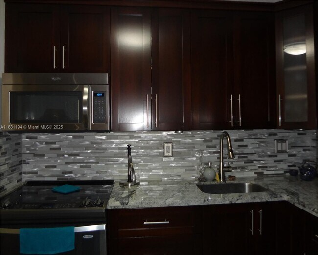 Foto del edificio - 15650 SW 80th St