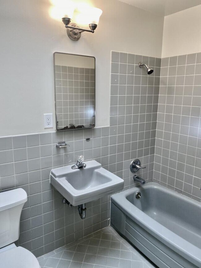 Foto del edificio - 1 bedroom in San Francisco CA 94116