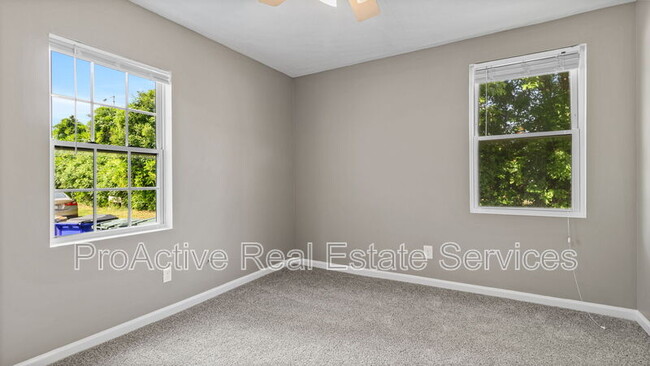 Building Photo - 1451 W Ocean View Ave