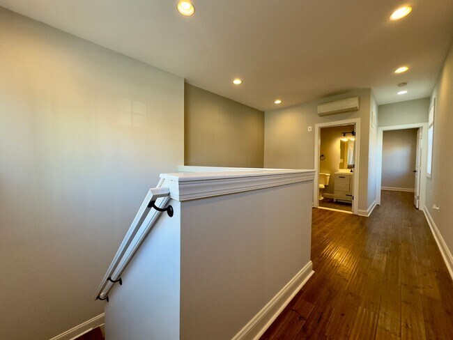 Foto del edificio - Hudson St 3001