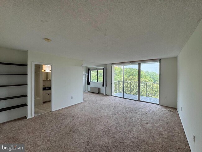 Foto del edificio - 2059 Huntington Ave