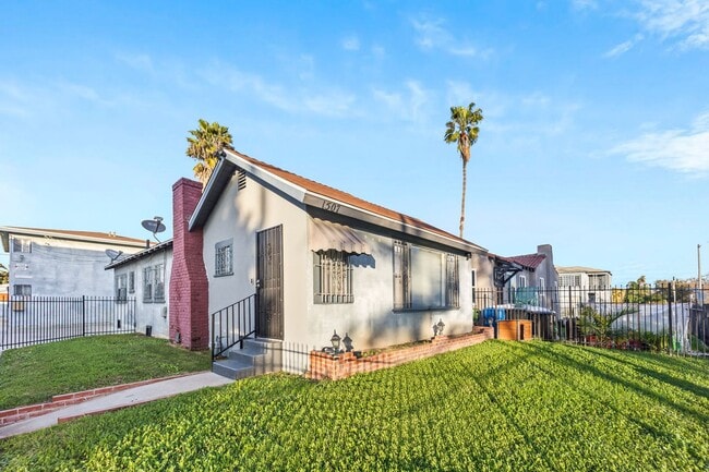 Building Photo - 1507 W 84th Pl