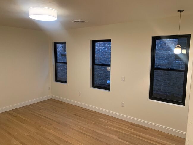 Building Photo - 515 Allegheny St