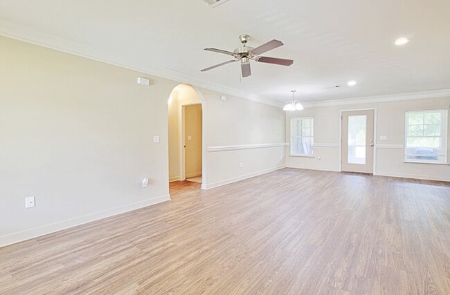 Building Photo - 5777 E Oglethorpe Hwy