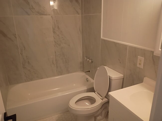 Foto del edificio - 61 Ten Broeck Ave