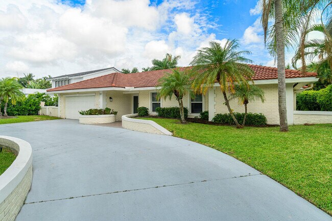 Building Photo - 239 S Maya Palm Dr