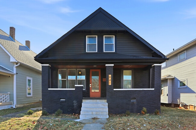 Building Photo - 941 E Raymond St