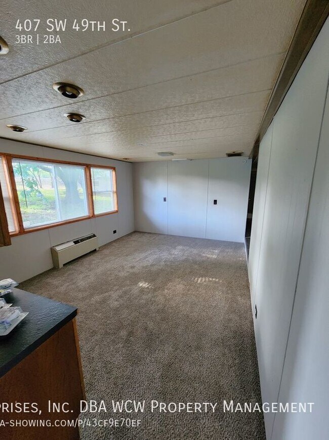 Building Photo - 407 SW 49th St