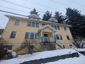 Building Photo - 310 Irwin St