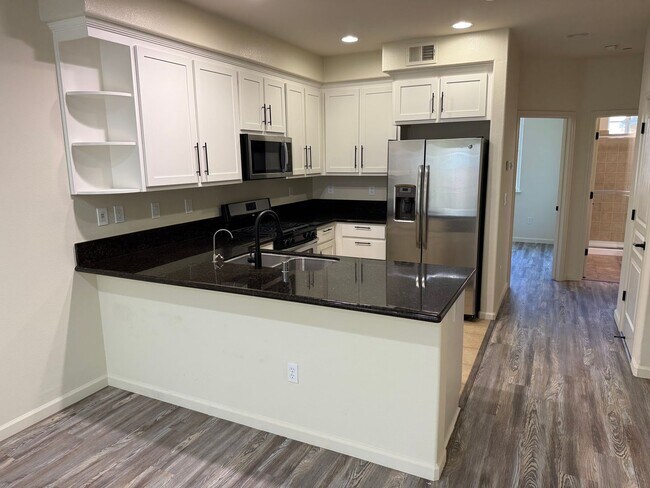 Building Photo - 566 Almaden Walk Loop