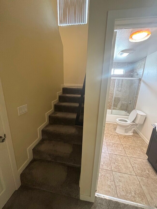 Foto del edificio - 246 E 97th St