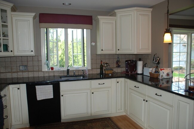 Building Photo - 180 Goldfinch Ct