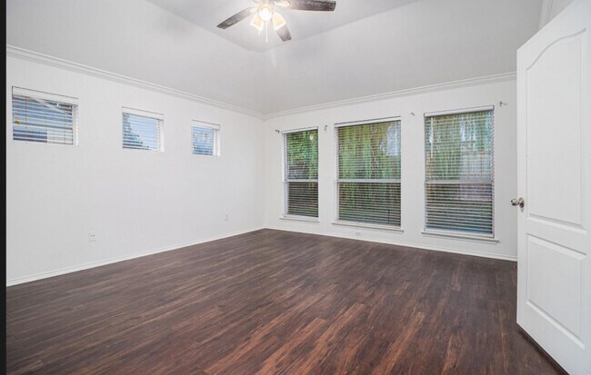 Foto del edificio - 403 Victory Ln