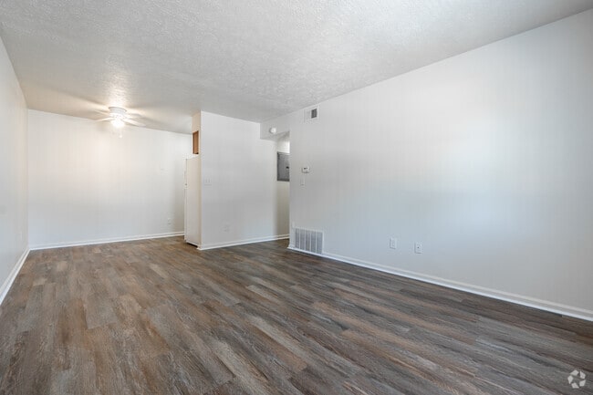 1 habitación, 1 baño - Sala de estar - Parkridge Pointe