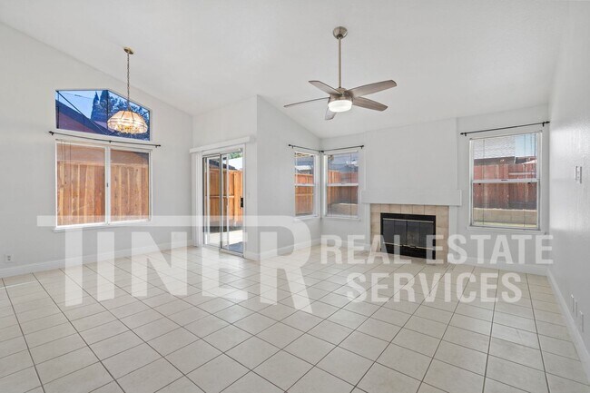 Foto del edificio - 7661 Copper Cove Pl