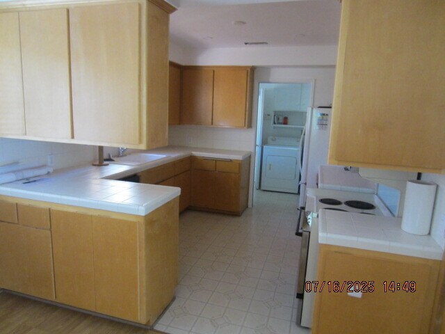 Foto del edificio - 12715 Hartland St
