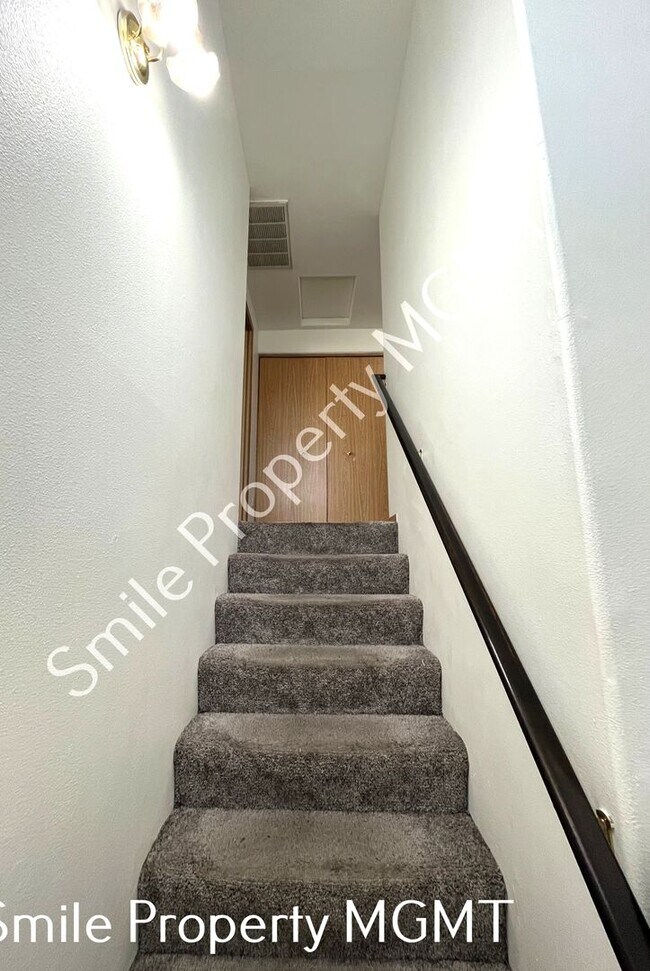 Foto del edificio - A nice house with 3 beds rooms and 2.5 baths.