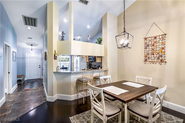 Foto del edificio - 1350 Misty Pines Cir
