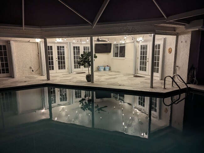 Building Photo - 169 Baltusrol Dr