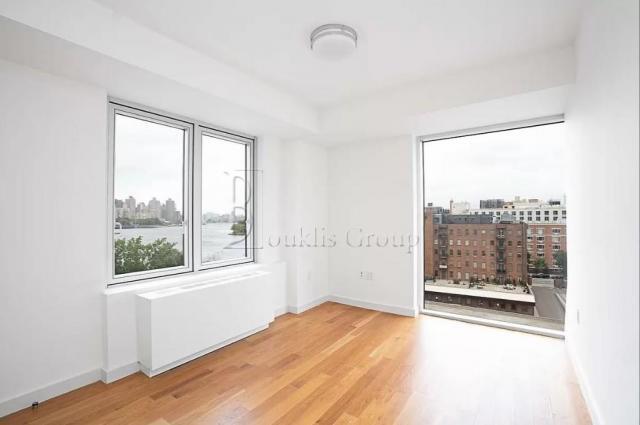 Foto principal - 1 bedroom in ASTORIA NY 11106