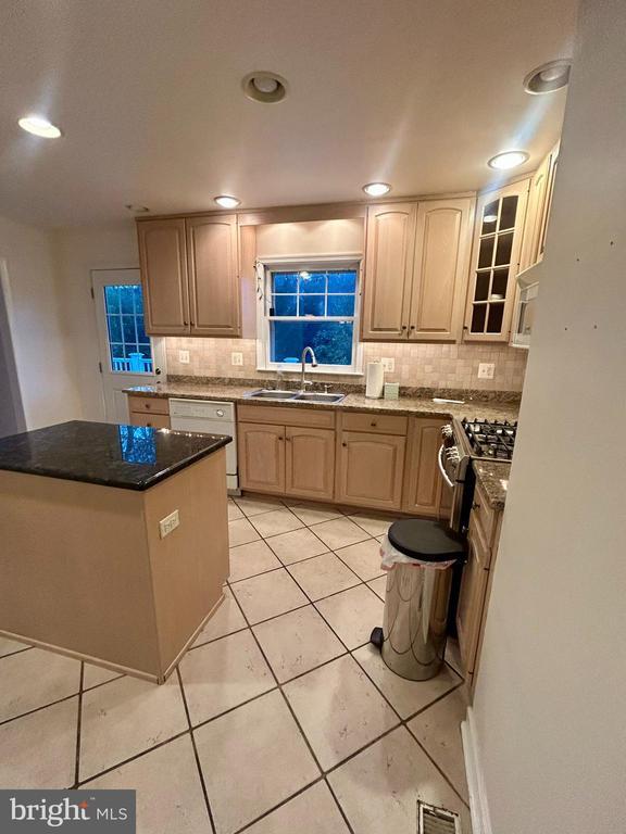 Foto del edificio - 1007 Jones Rd