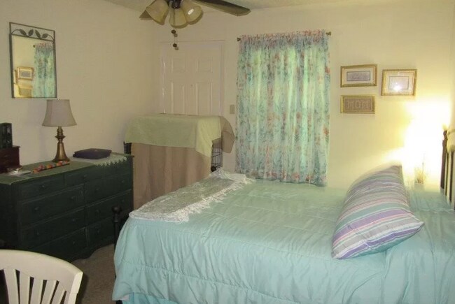 Foto del edificio - 2200 E Trinity Mls Rd