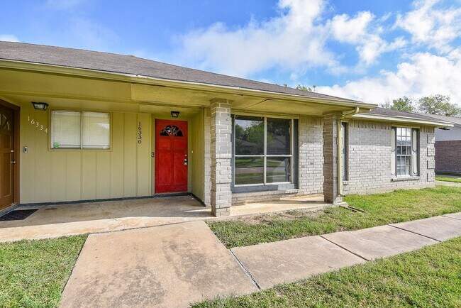 Building Photo - 16330 Meadowbrook Farm Rd