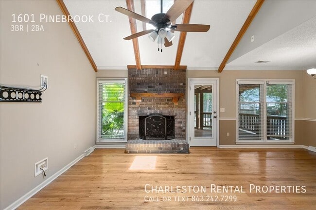 Building Photo - 1601 Pinebrook Ct