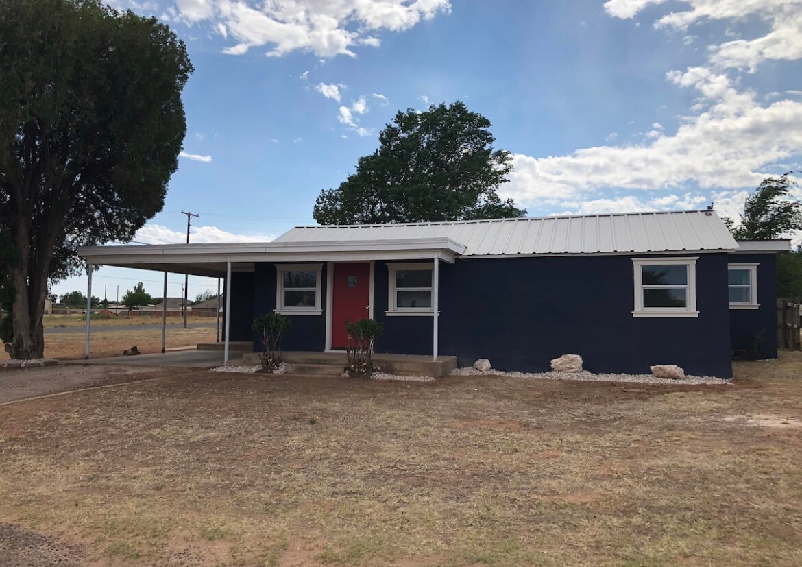 206 SE Mustang Dr, Andrews, TX 79714 House Rental in Andrews, TX