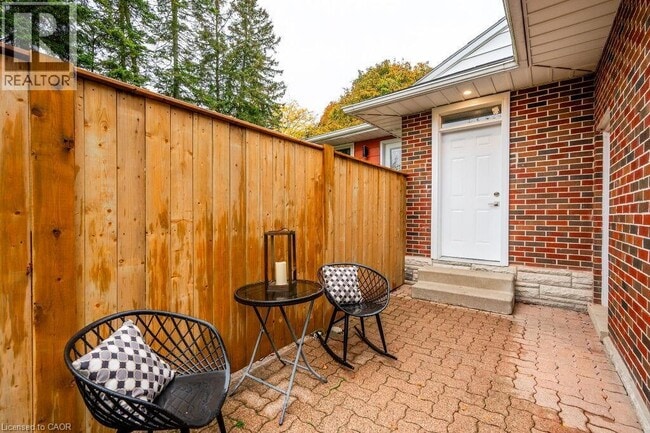 Building Photo - 543 Dunbar Rd