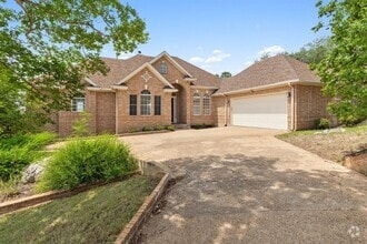 Building Photo - 6801 Winterberry Dr