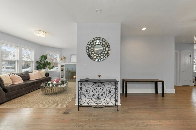 Foto del edificio - 5910 W Roscoe St