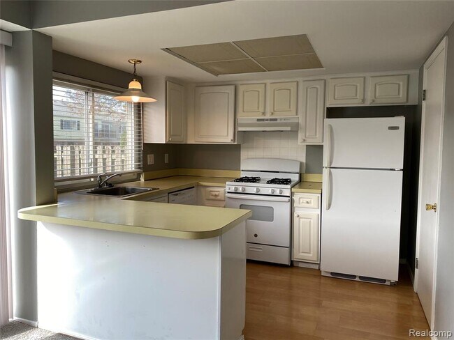 Building Photo - 37603 Charter Oaks Blvd
