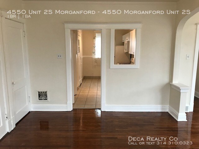 Building Photo - 1 Bedroom Apartment