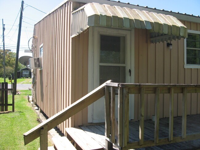 Building Photo - 4129 LA-1