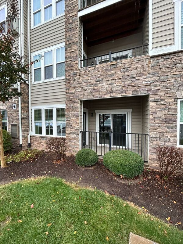 Foto del edificio - 14001 Briars Cir
