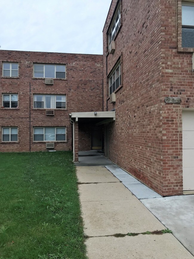 4924 Mulford St Unit 3W, Skokie, IL 60077 Apartment for Rent in