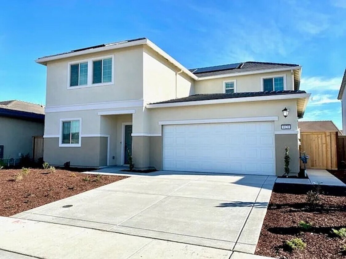 Foto principal - Spacious 4 Bedroom Home in West Roseville ...