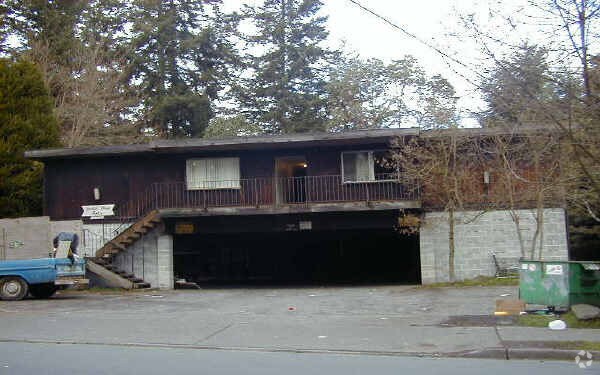 Primary Photo - Jean How Apts