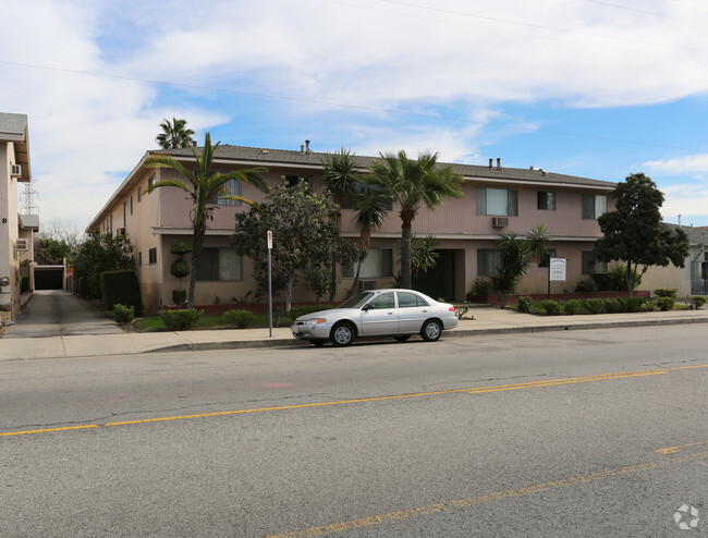 Building Photo - 6444 Tujunga Ave