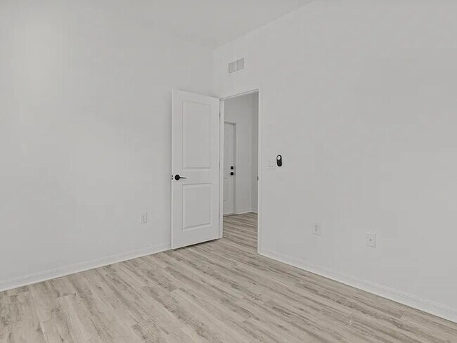 Foto del edificio - 1141 Edgerton Ave