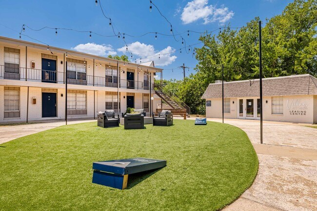 Building Photo - Villas at 1404