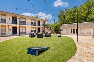 Building Photo - Villas at 1404