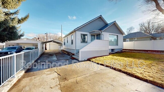 Building Photo - 454 Cedar St