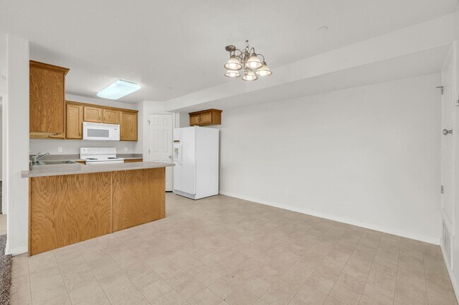 Foto del edificio - 3 Bedroom 2 Bathroom Condo in Eagle Mountain!
