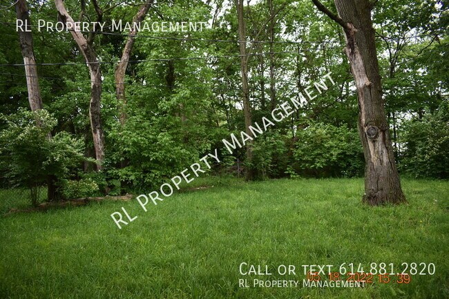 Foto del edificio - Spacious 2 bedroom 1 bathroom duplex in Fr...