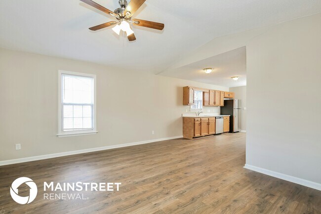Foto del edificio - 4804 Shady Pine Dr